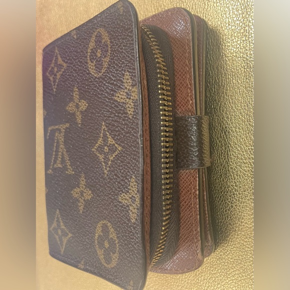 Louis Vuitton Monogram LV wallet CA0016 - Picture 4 of 16